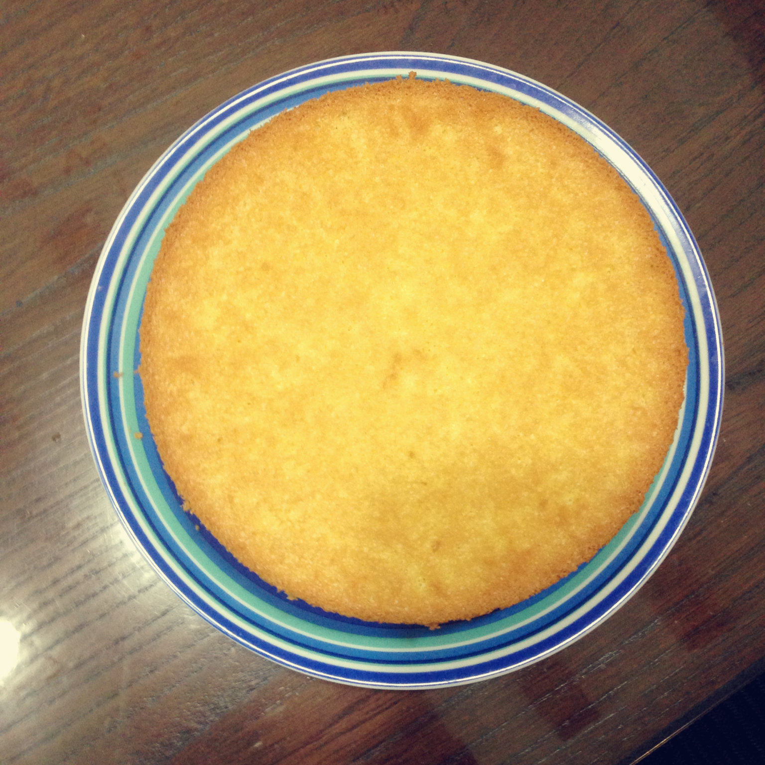 （制作时长5分钟左右）简单粗暴的做一只戚风｜视频及gif