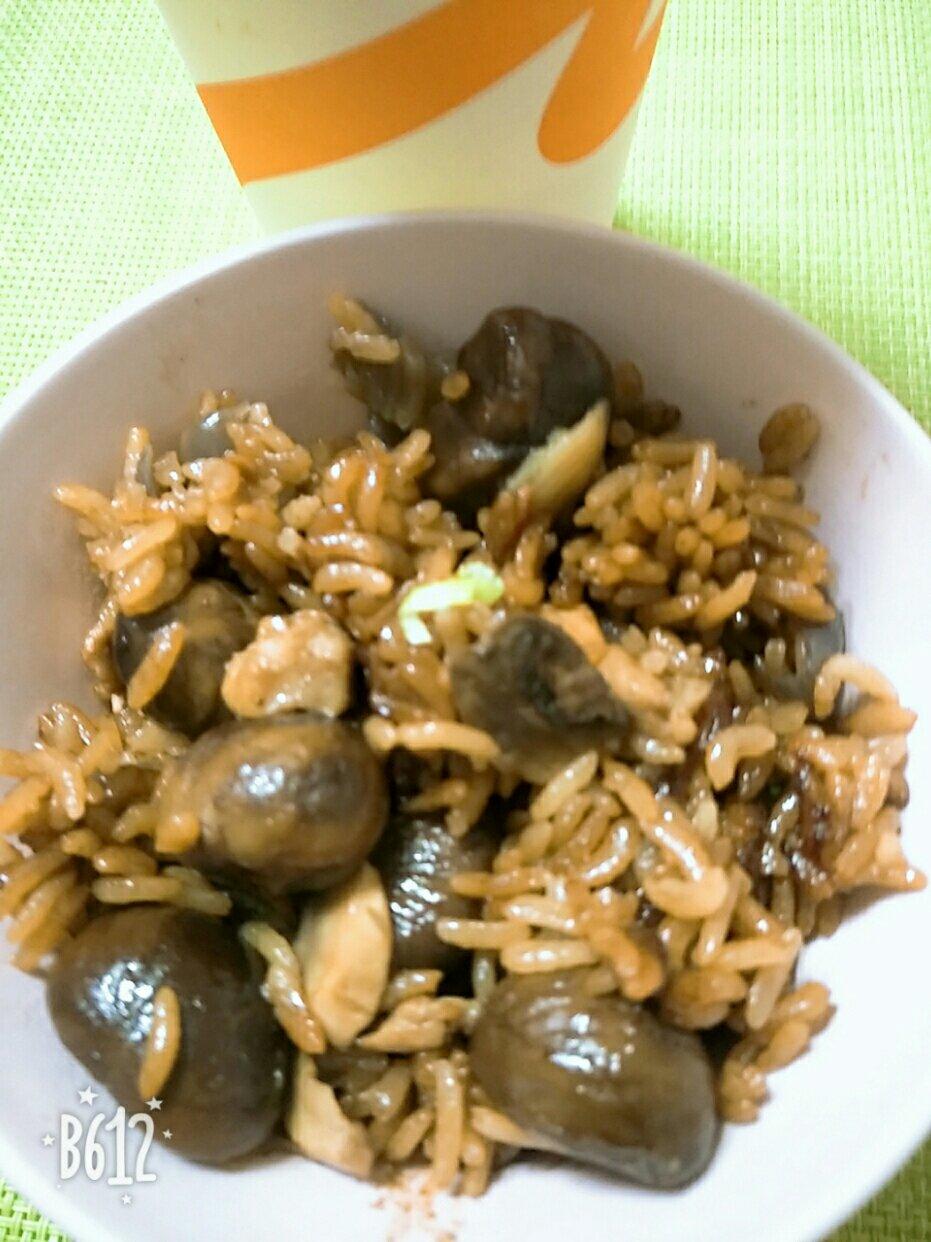 电饭煲栗子鸡腿焖饭