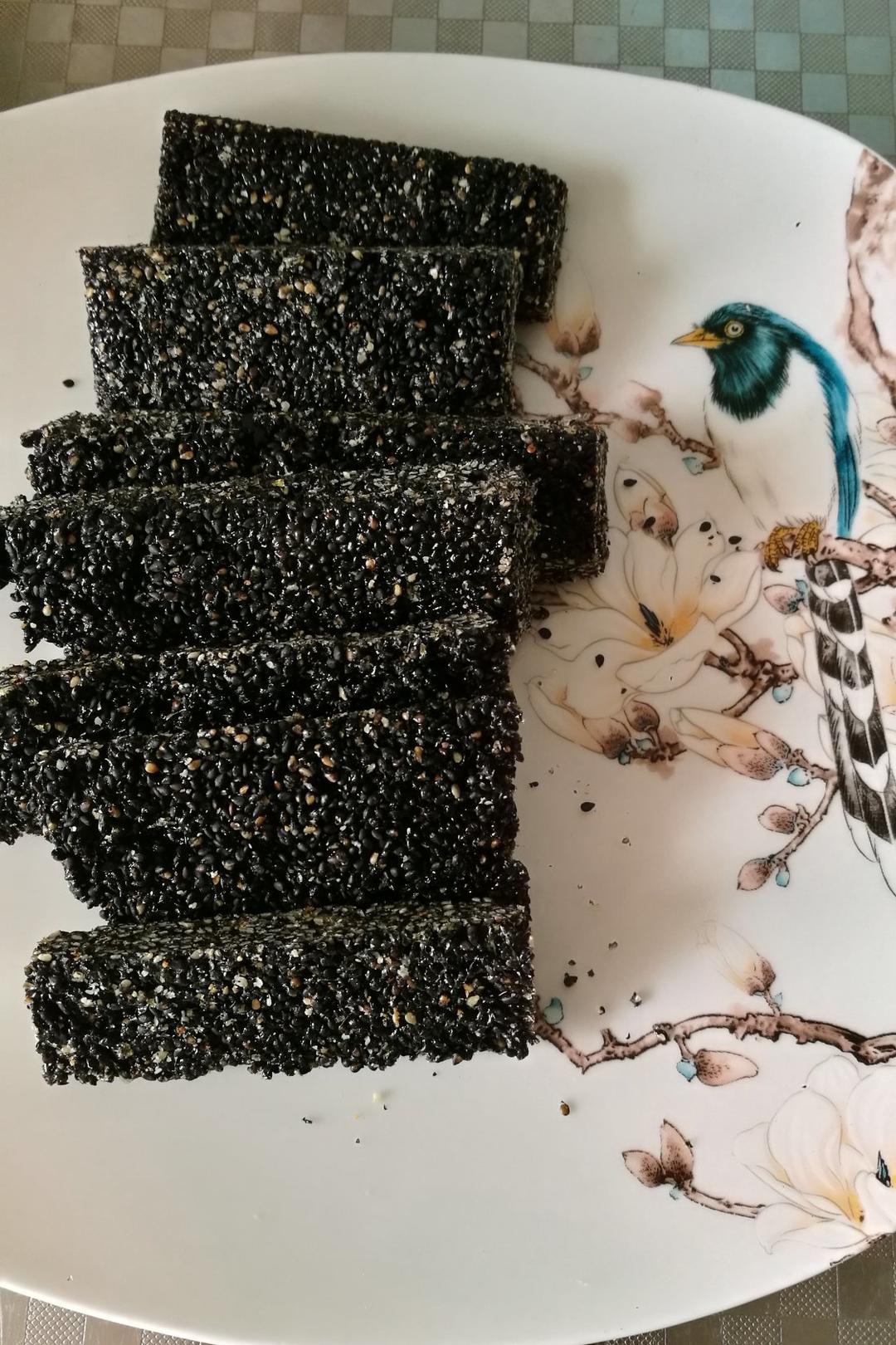 aharjol做的黑芝麻糖