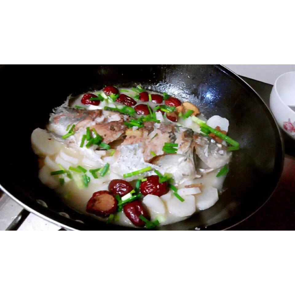山药鲫鱼汤