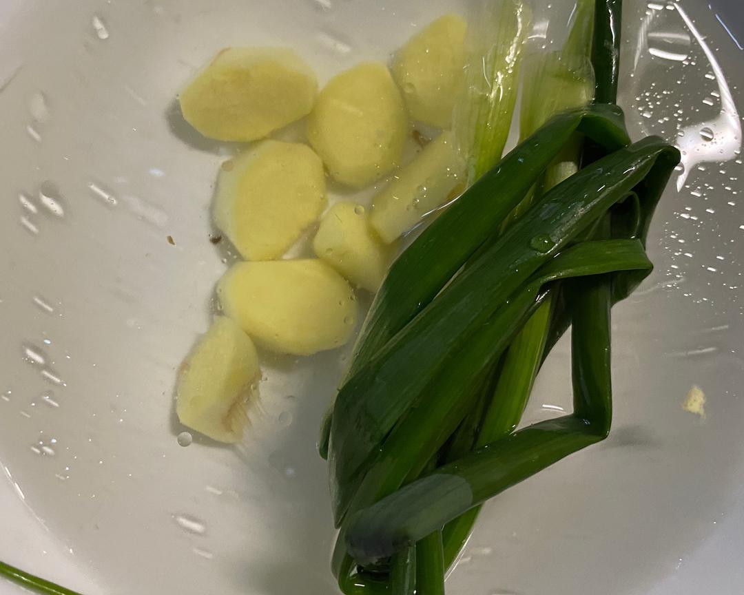 萝卜香菇猪肉饺子陷的做法 步骤1