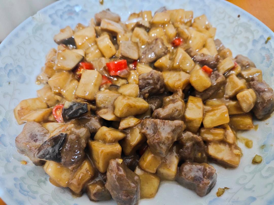 家常菜~杏鲍菇烧牛肉粒