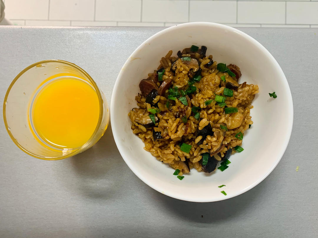 鲜虾腊味饭