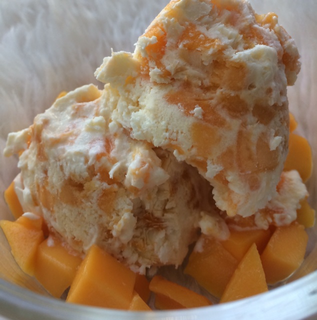 芒果大果粒冰淇淋（不用搅拌）
