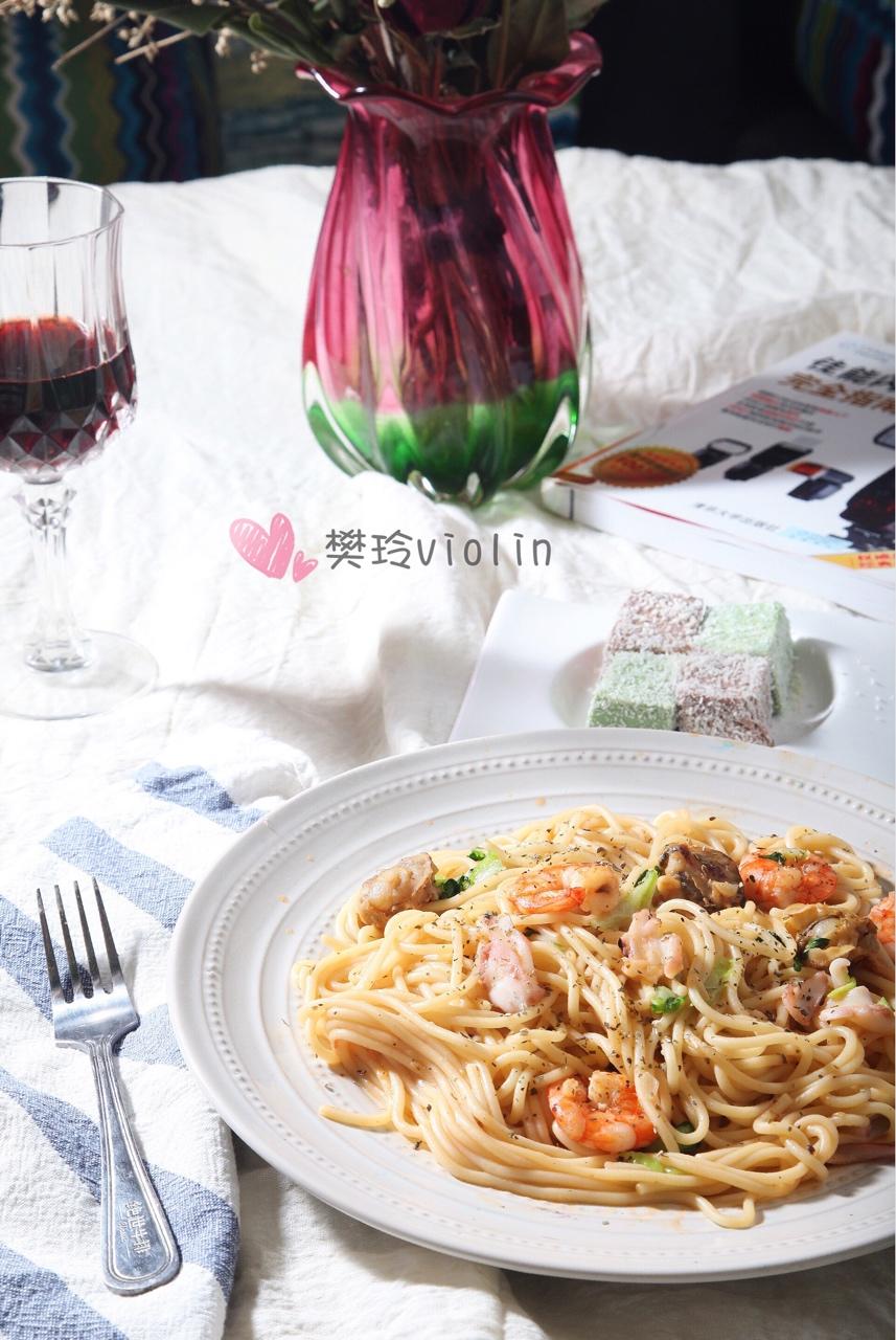蒜香海鲜意大利面