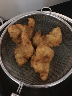 酥炸鳄鱼肉的做法 步骤7