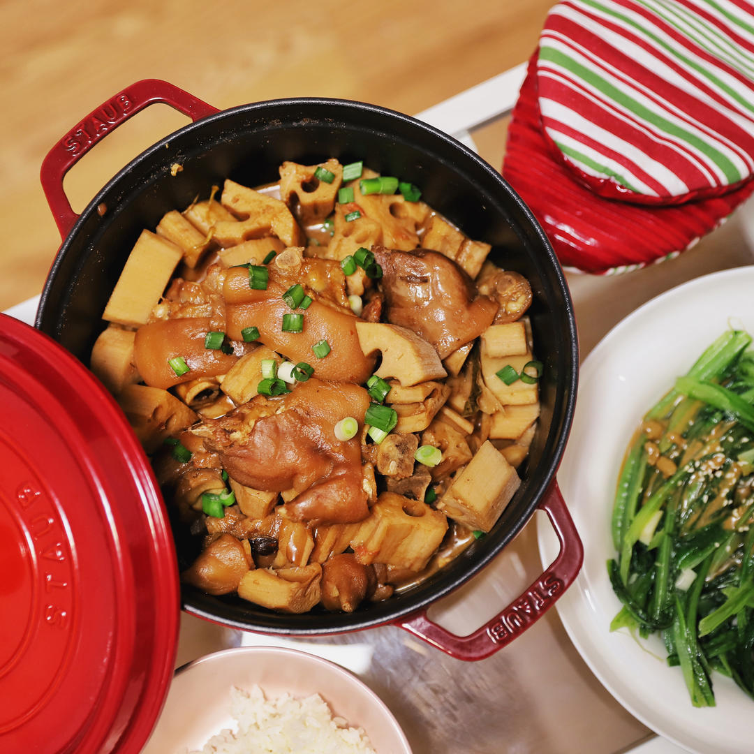 汤氏秘制酱猪蹄