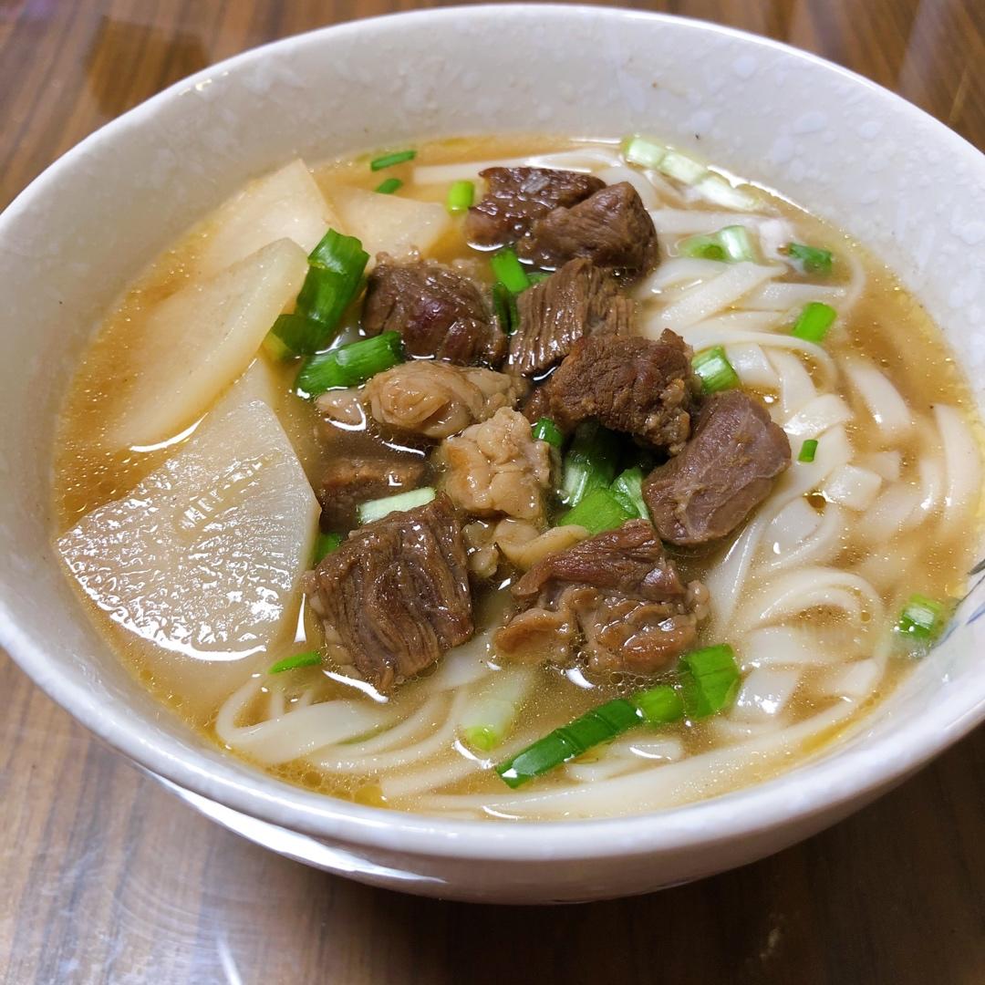 牛肉炖萝卜