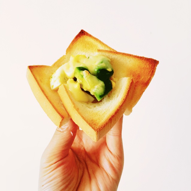 “牛油果爱上鸡蛋”吐司花盏