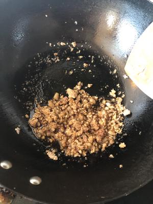 凉拌的肉末茼蒿的做法 步骤5