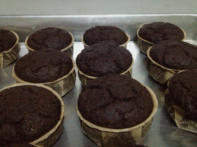 味道惊艳的纯素cup cake——纯素基础巧克力杯子蛋糕配意式奶油霜（附2款纯素糖霜做法）