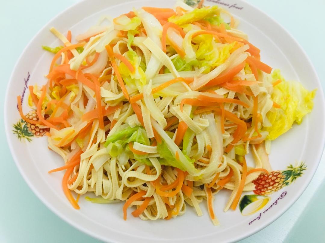 丝莹做的白菜胡萝卜千张丝