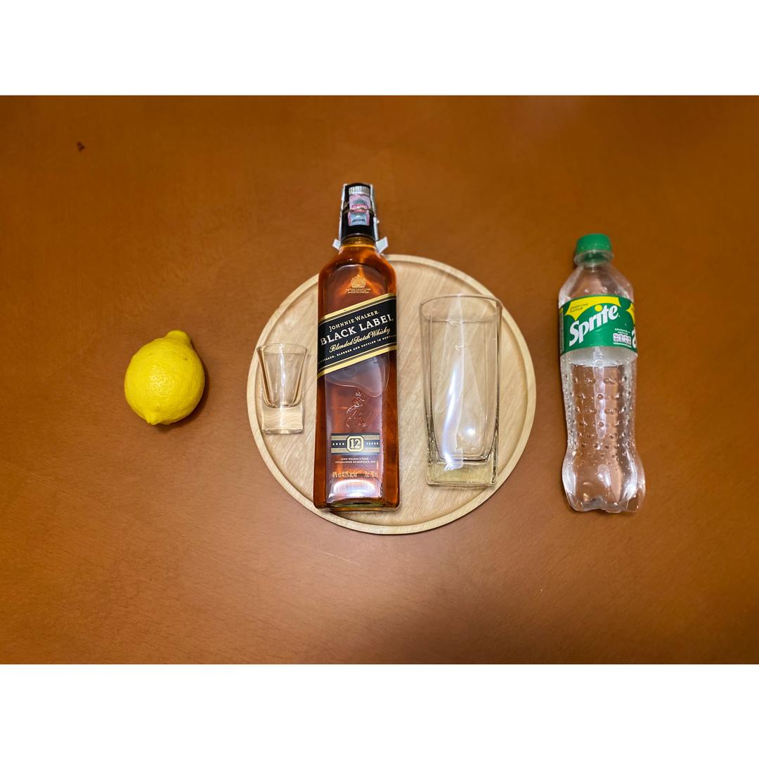 威士忌沙瓦 Whisky Sour 的做法步骤图 尔东日天 下厨房