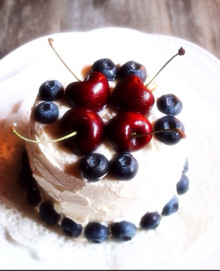 时下流行的鲜奶油戚风裸蛋糕