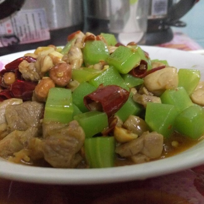 四川正宗宫保鸡丁