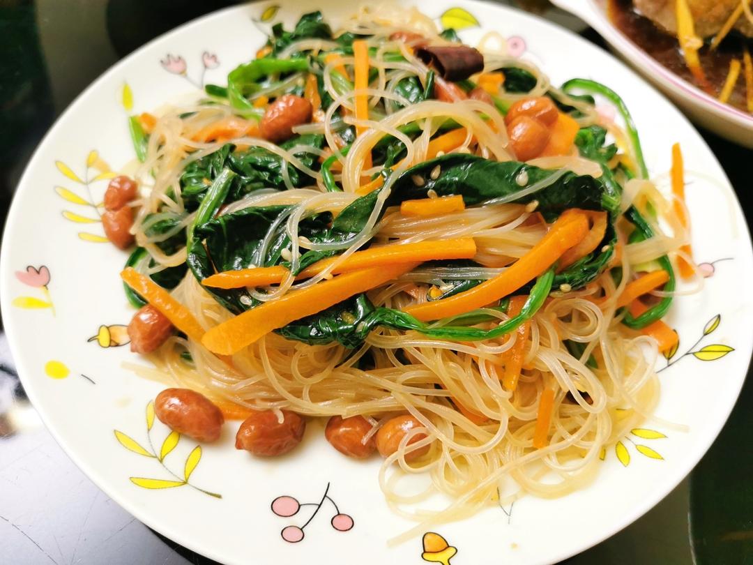 开胃爽口又营养的菠菜拌粉丝