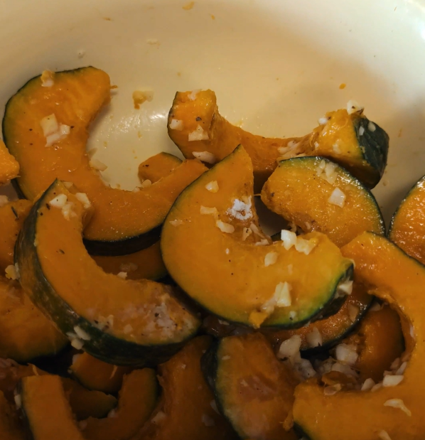 法式蒜香烤南瓜 | 香糯低卡的空气炸锅美食来啦的做法 步骤2