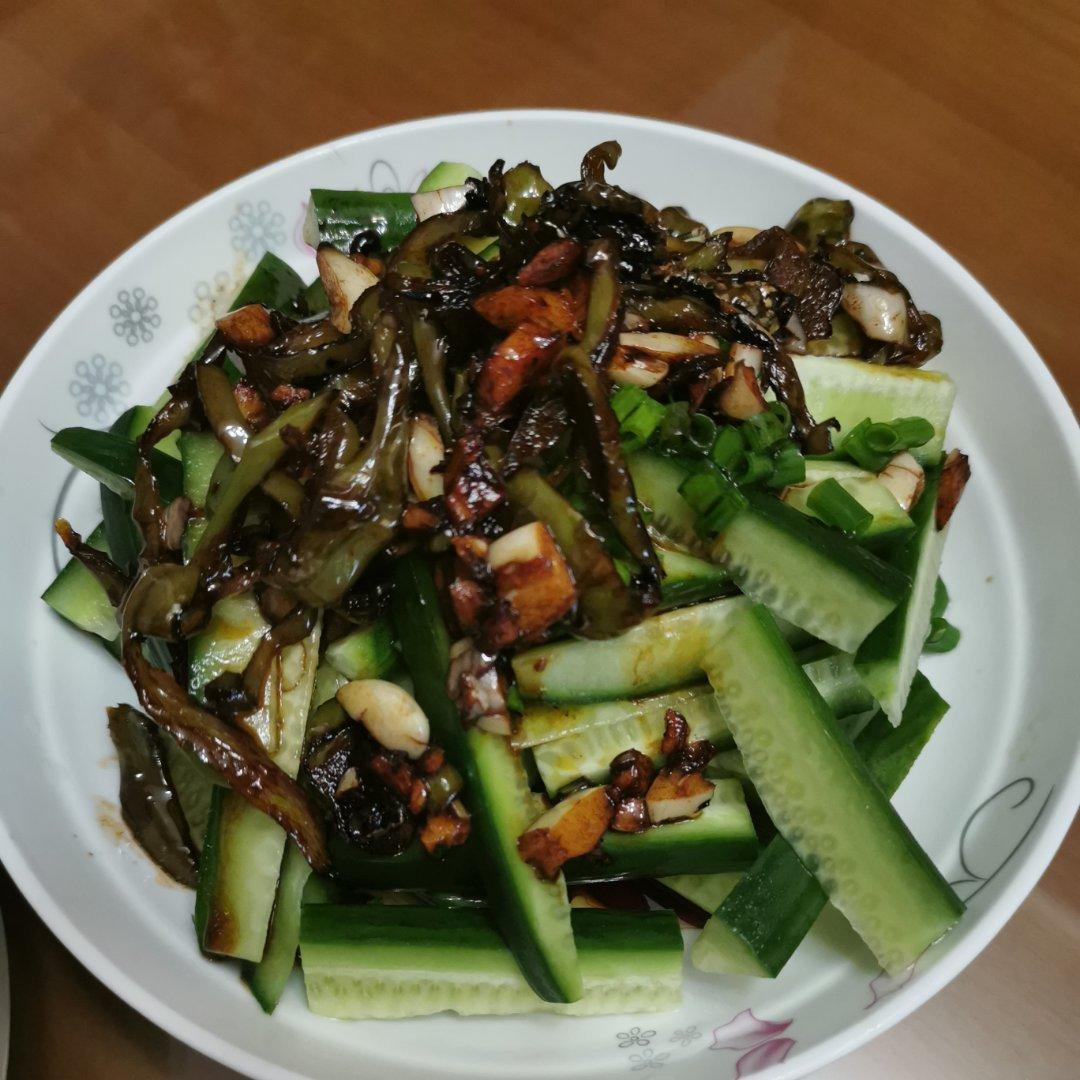 “夏季神菜”拍黄瓜，酸辣开胃，清凉解暑