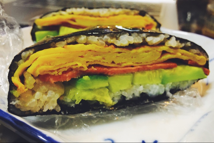 不用捏的饭团(おにぎらず)
