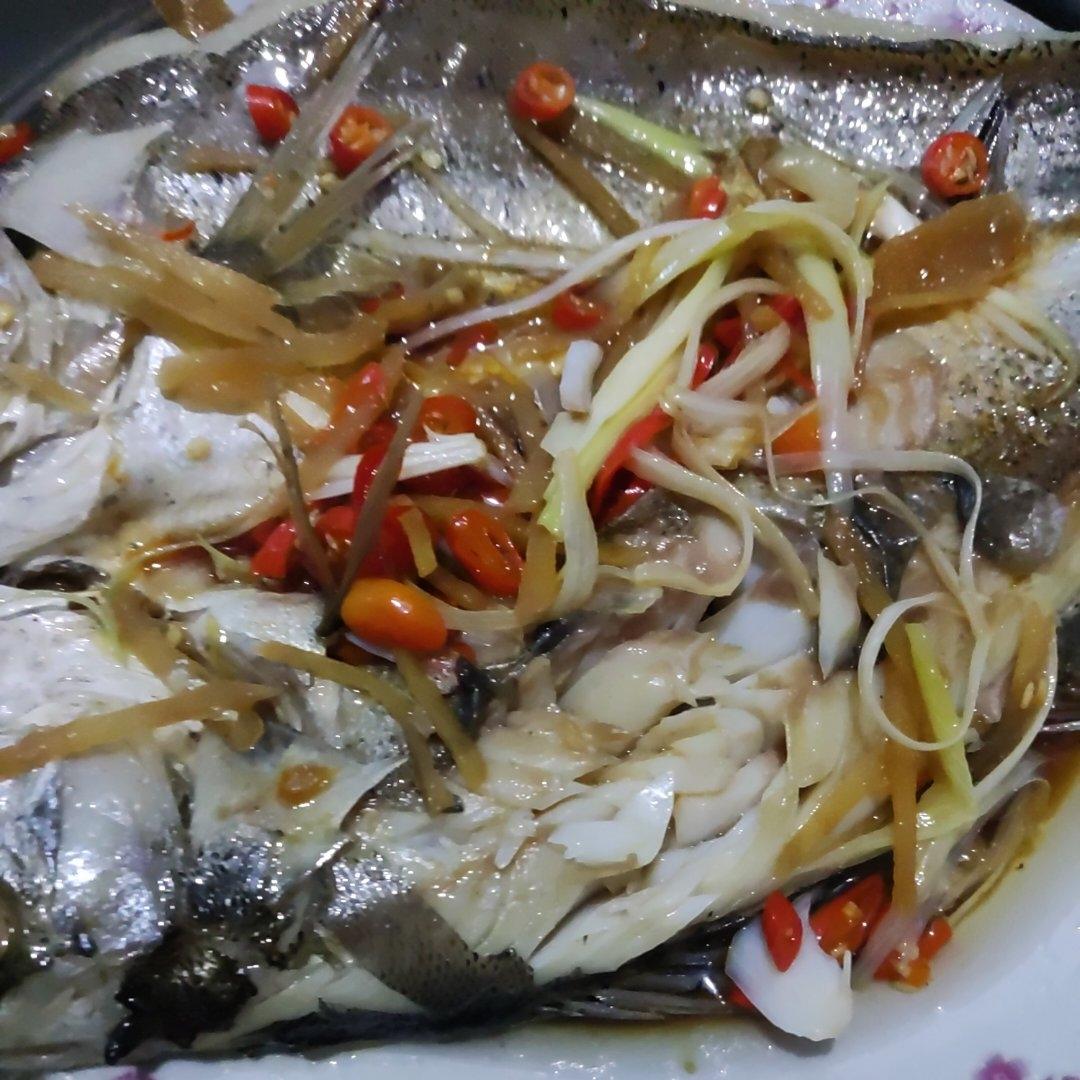清蒸海鲈鱼