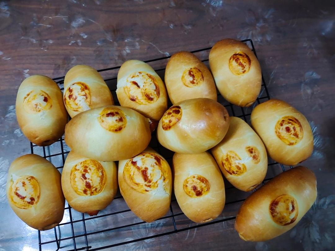Happy520!  蒜香火腿肠面包（小热狗）给无肉不欢的你～孙小美的手作
