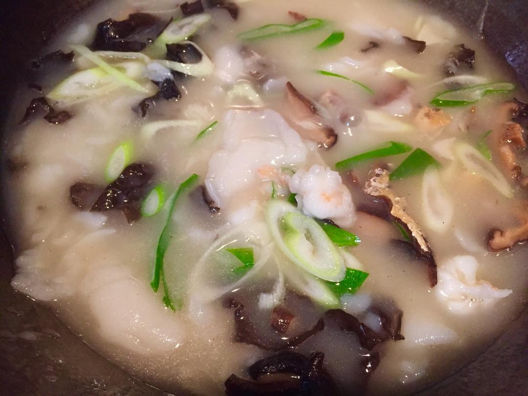 奥永瞳做的海鲜锅边糊