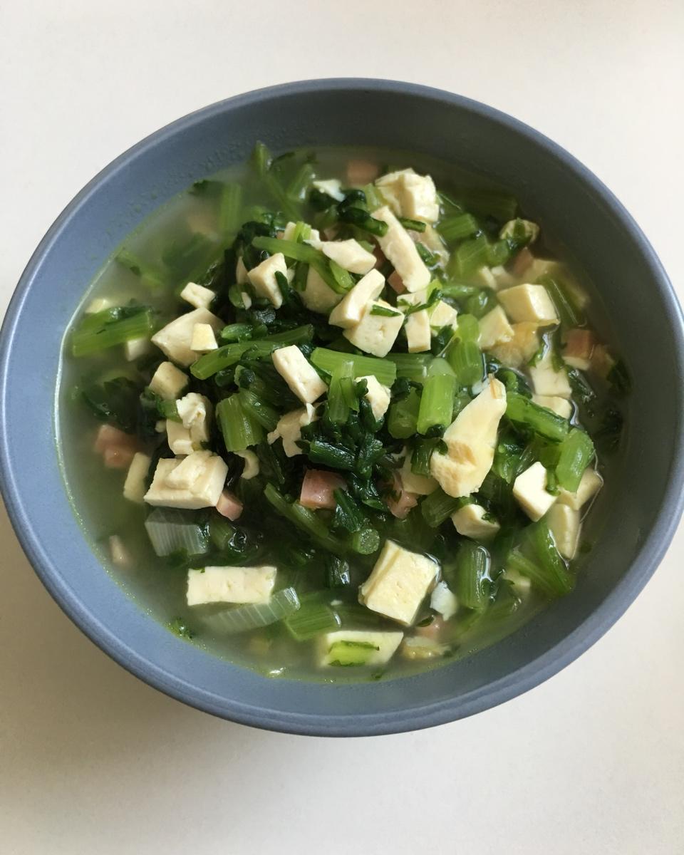 茼蒿小豆腐一五分钟美食