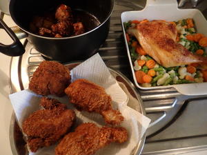 鸡腿三吃：土豆红烧鸡，蔬菜烤鸡，炸鸡的做法 步骤6