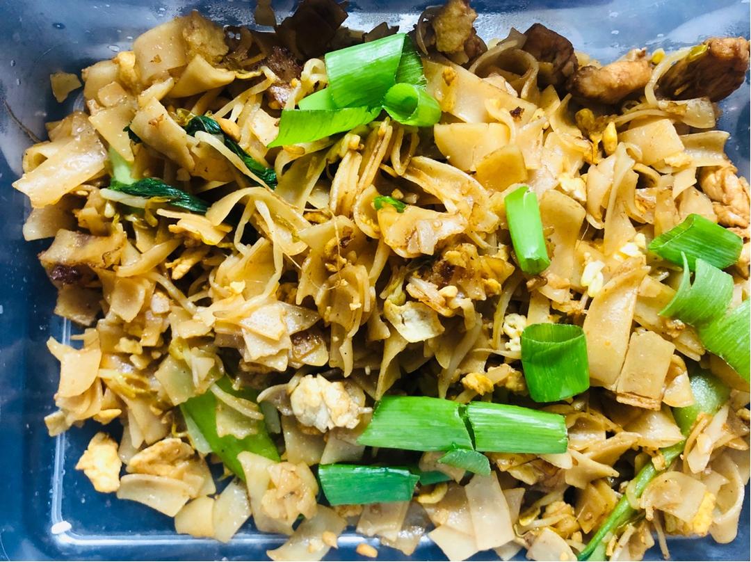 路边摊的炒河粉