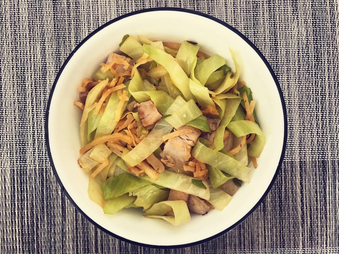 圆白菜肉炒饼