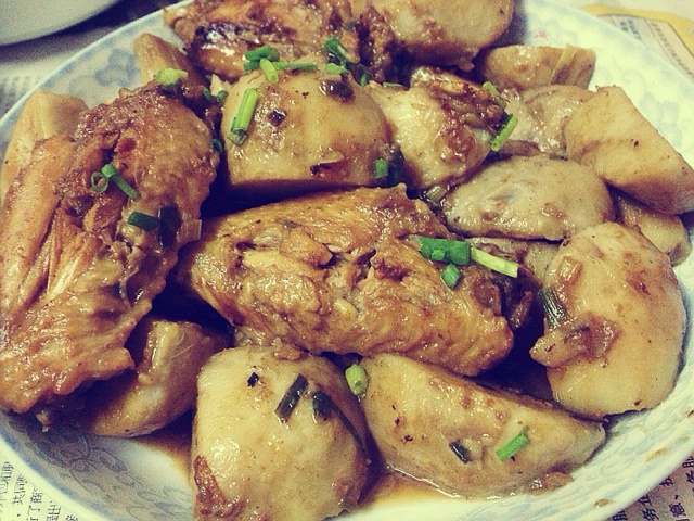 小芋头烧鸡翅