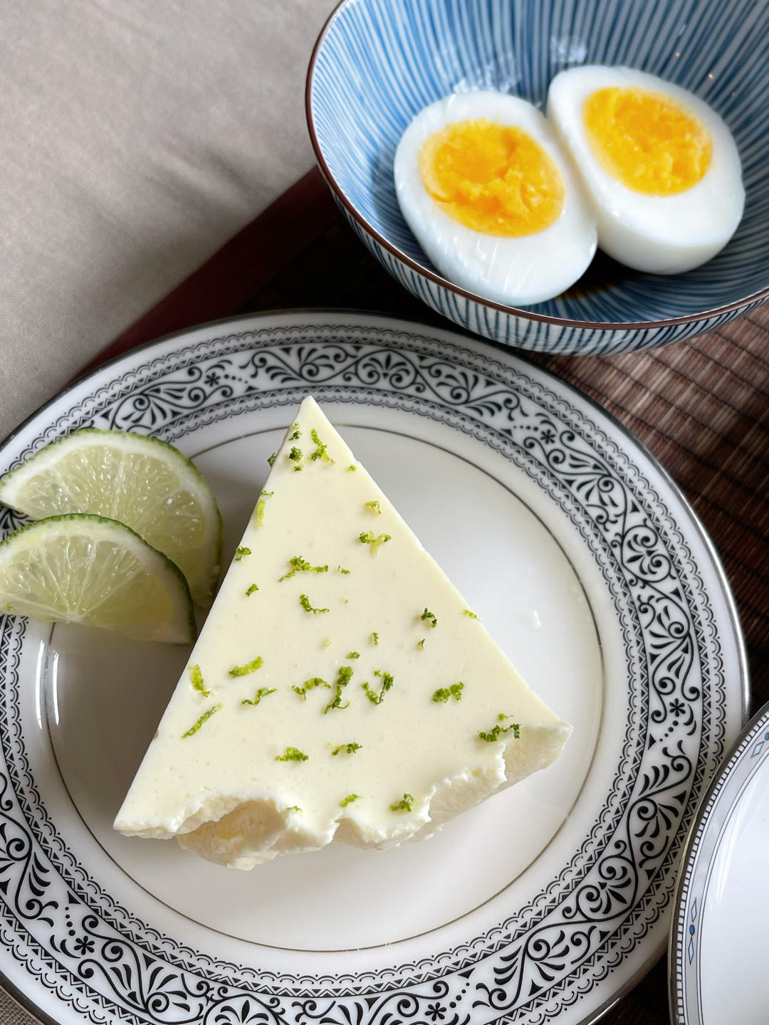 清爽不甜腻 比冰淇淋还好吃 它就是柠檬巴巴露亚蛋糕了！