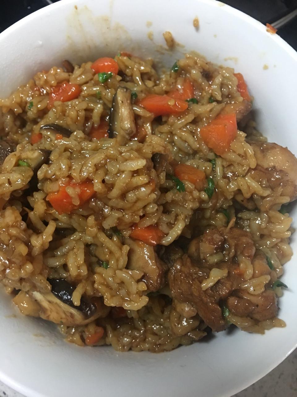 香菇鸡肉饭