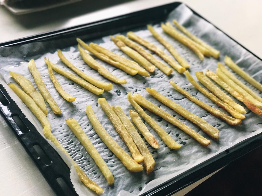 谁说孩子不能吃薯条？别人家孩子吃薯条也健康！
婴儿烤箱版薯条