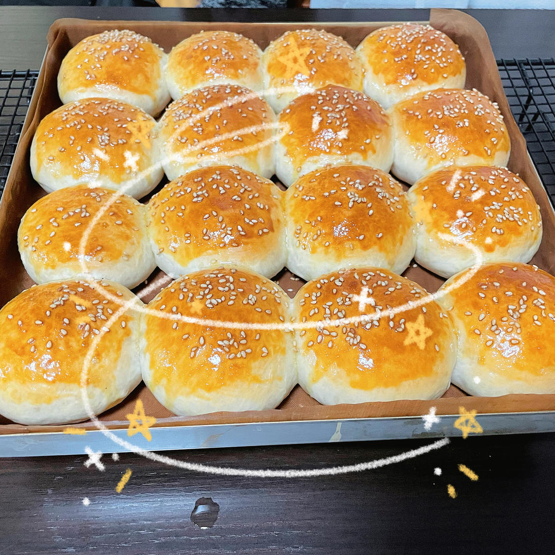 羽毛般柔软拉丝 | 奶呼呼的牛奶云朵小餐包