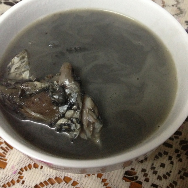 黑芝麻鲫鱼汤