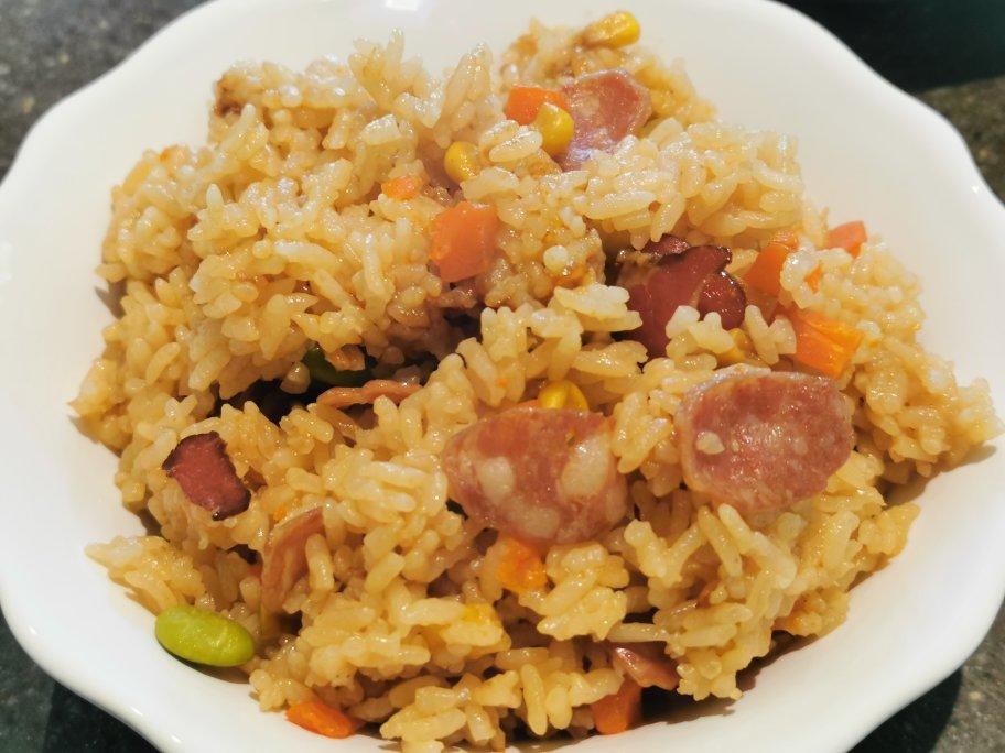 懒人必备～电饭煲腊肠焖饭