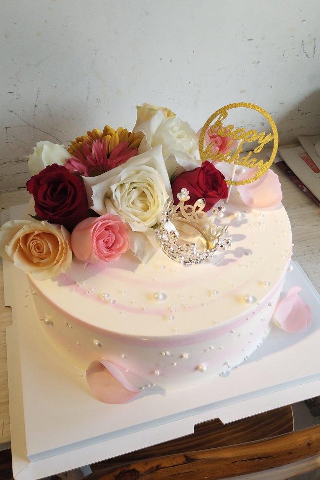 四叶草00000做的鲜花蛋糕