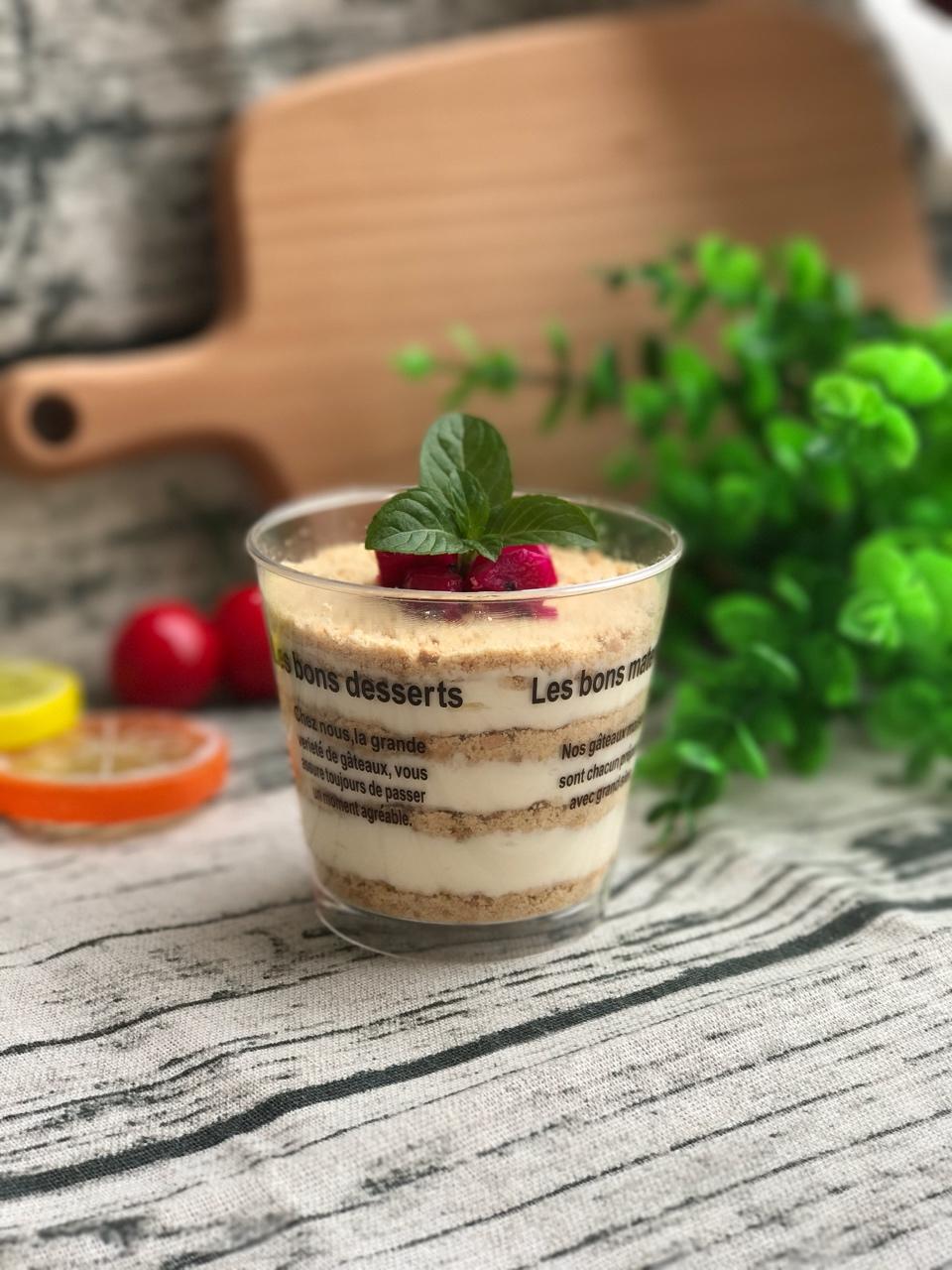 晶丫头2008做过简单的木糠杯慕斯剩下的饼干沫做了