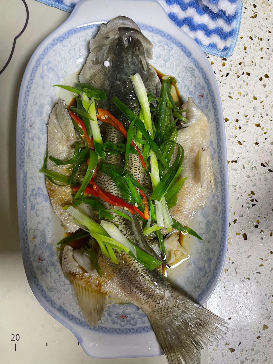 10分钟做 清蒸鲈鱼 （附切鱼图解）