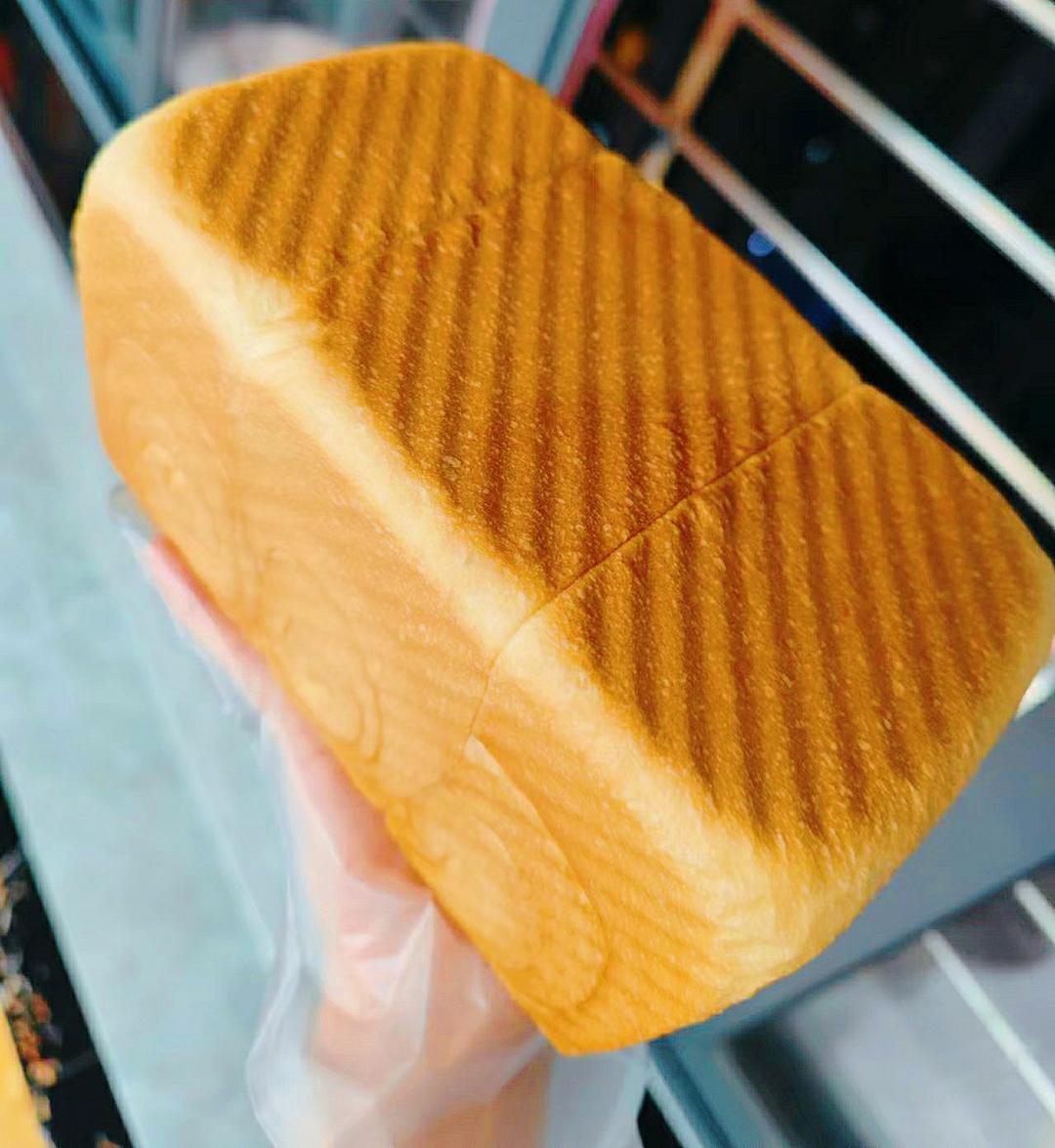 升级版奶香手撕吐司