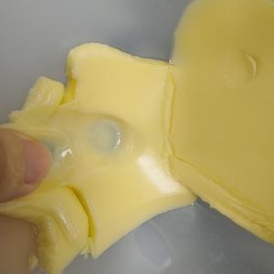 隔夜不破膜的奶香黄油版蛋黄酥(超全步骤图！)的做法 步骤2