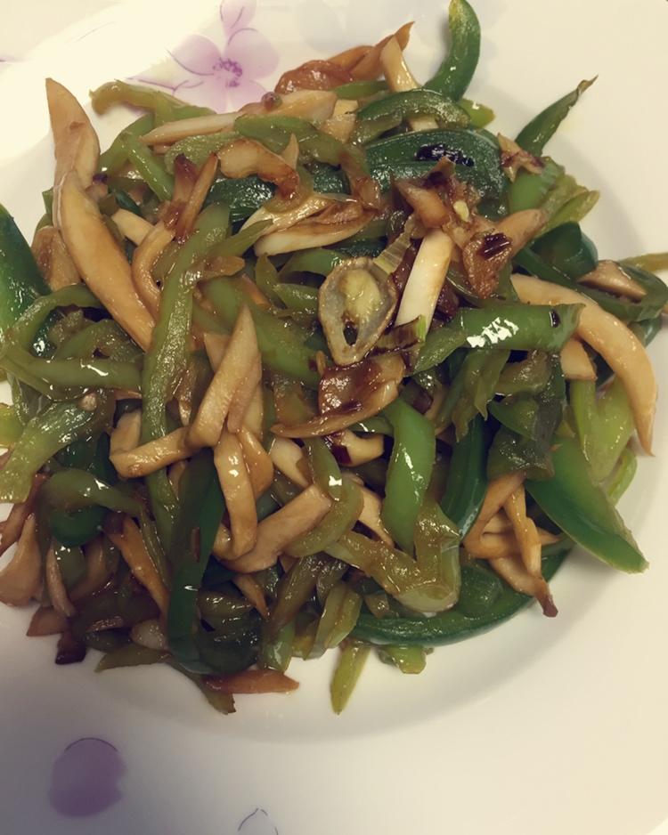 青椒素炒杏鲍菇