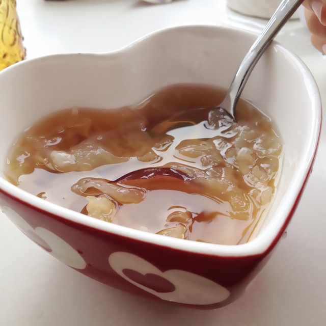 银耳红枣枸杞甜汤