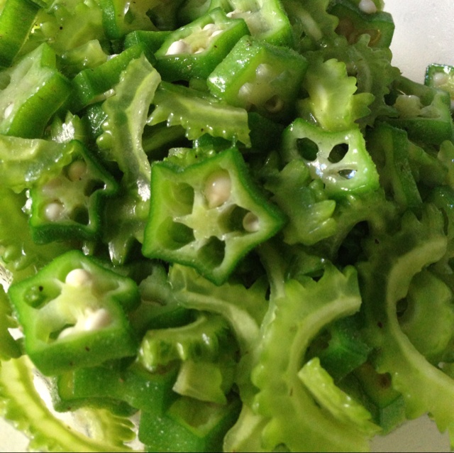 独家秘制凉拌苦瓜