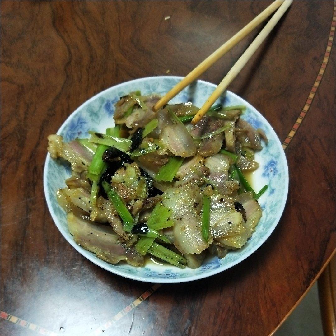 青蒜炒腊肉