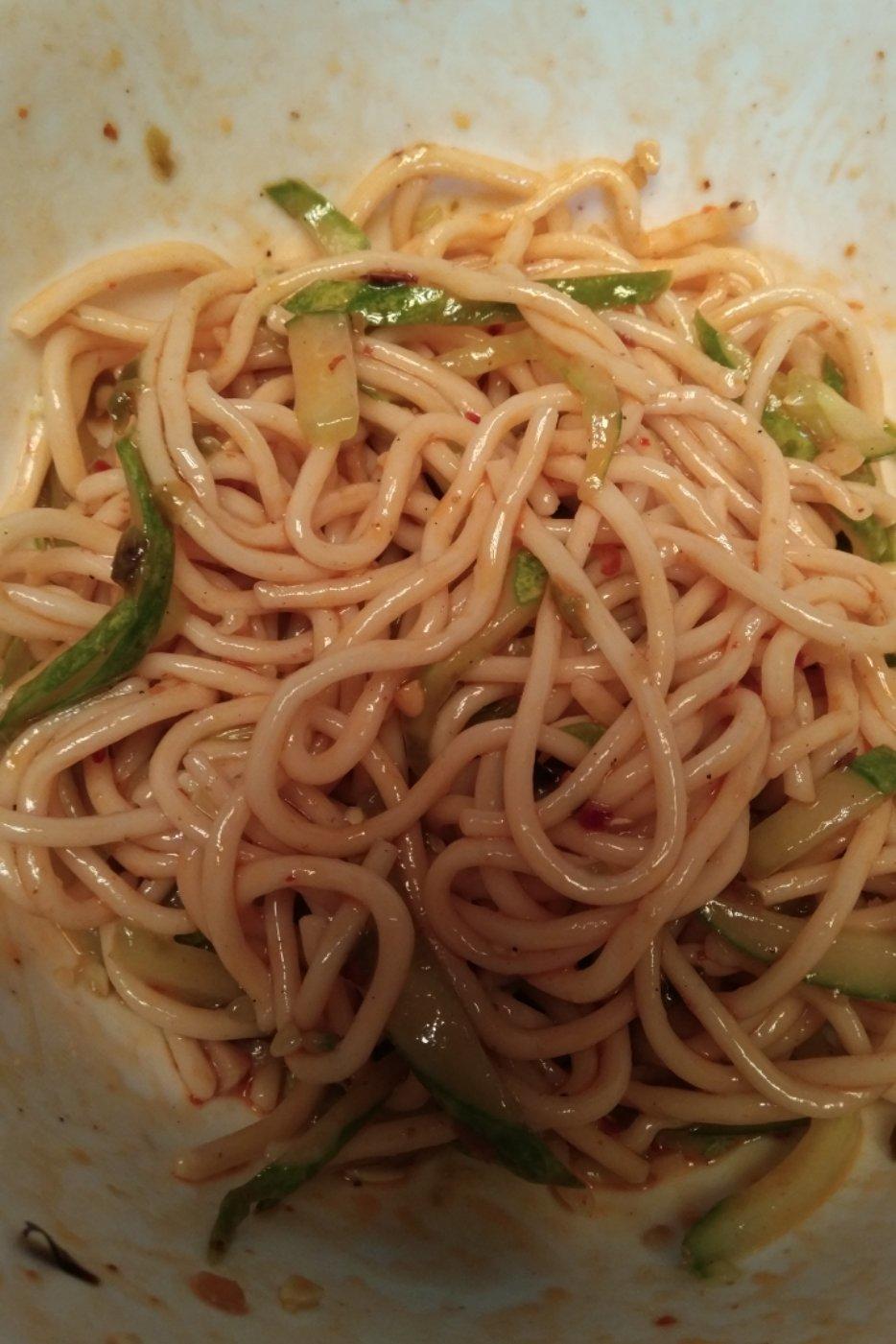 厨师长教你“四川凉面”的做法，地道的川味小吃，先收藏起来咯