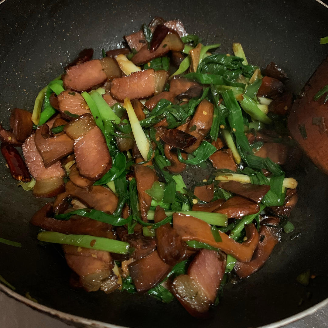 牛肝菌炒腊肉
