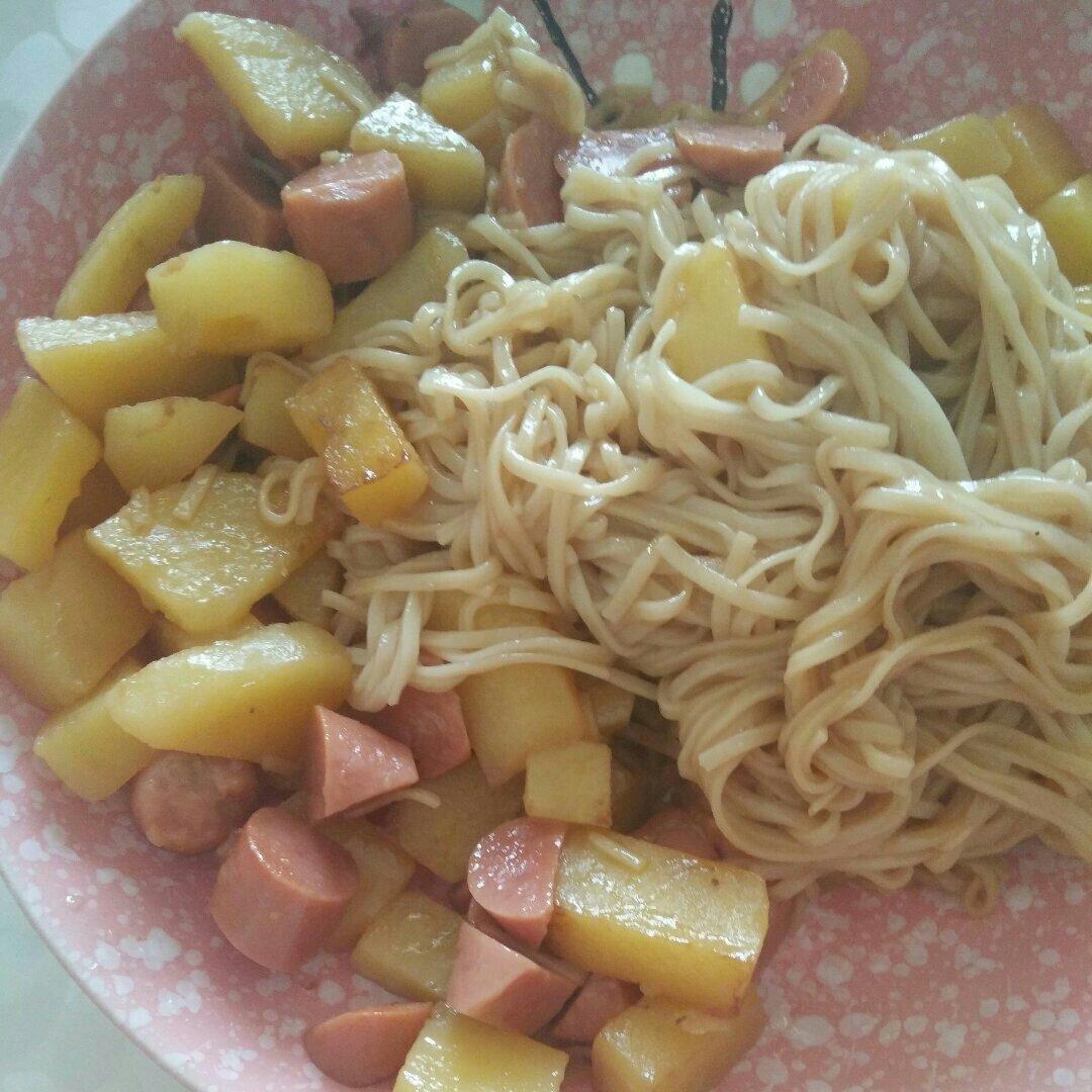 土豆焖面