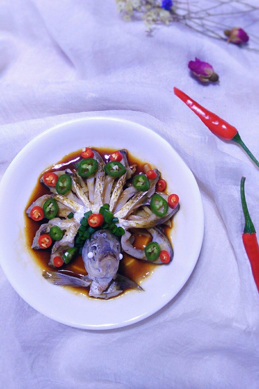 ffarise做的孔雀开屏(清蒸武昌鱼)